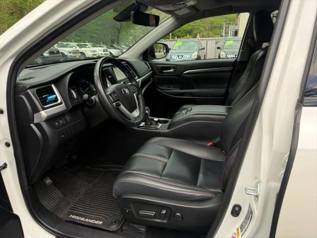 2019 Toyota Highlander SE