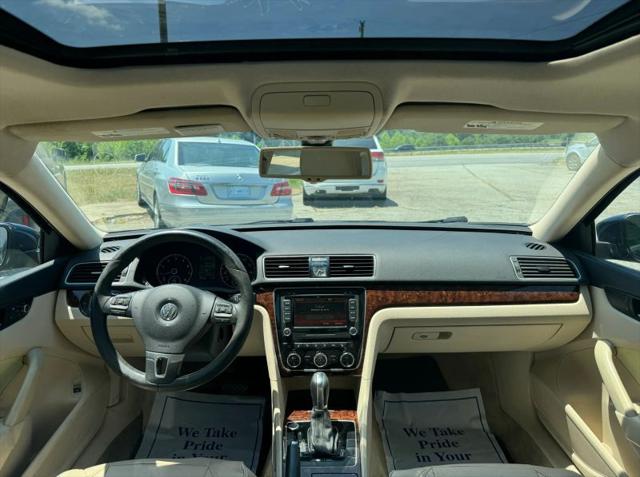 2012 Volkswagen Passat 3.6L V6 SEL Premium