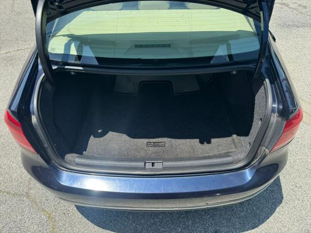 2012 Volkswagen Passat 3.6L V6 SEL Premium