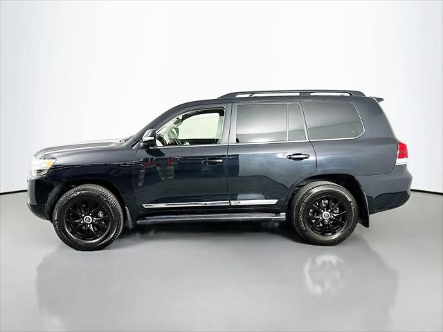 2017 Toyota Land Cruiser V8