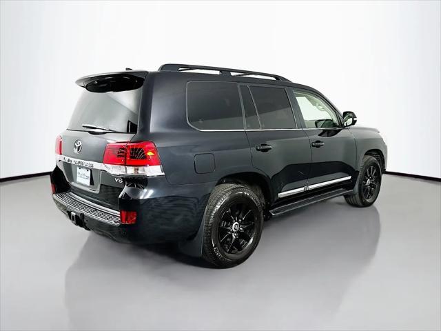 2017 Toyota Land Cruiser V8