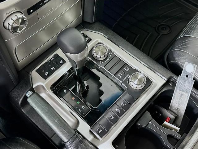 2017 Toyota Land Cruiser V8