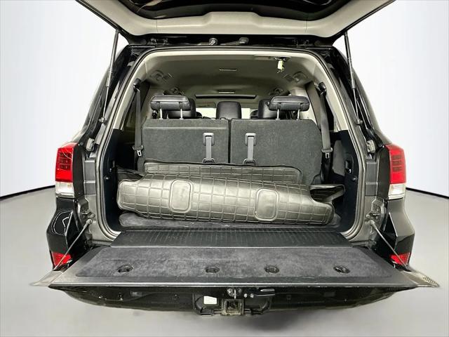 2017 Toyota Land Cruiser V8