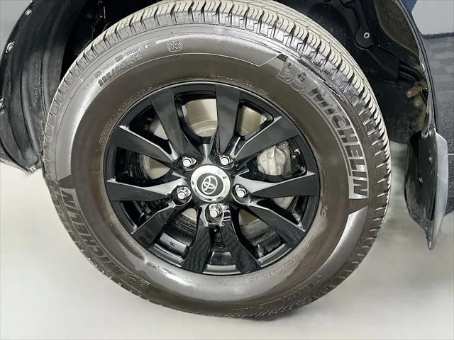2017 Toyota Land Cruiser V8