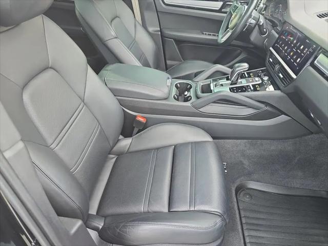 2023 Porsche Cayenne Platinum Edition