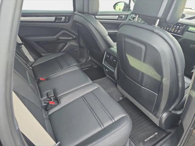 2023 Porsche Cayenne Platinum Edition