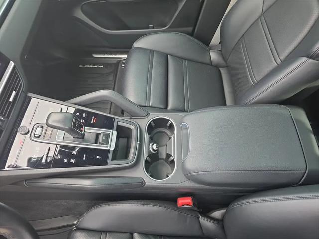 2023 Porsche Cayenne Platinum Edition