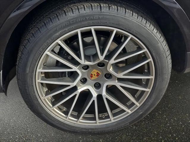 2023 Porsche Cayenne Platinum Edition