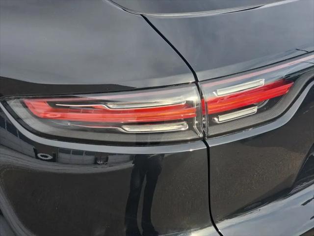 2023 Porsche Cayenne Platinum Edition
