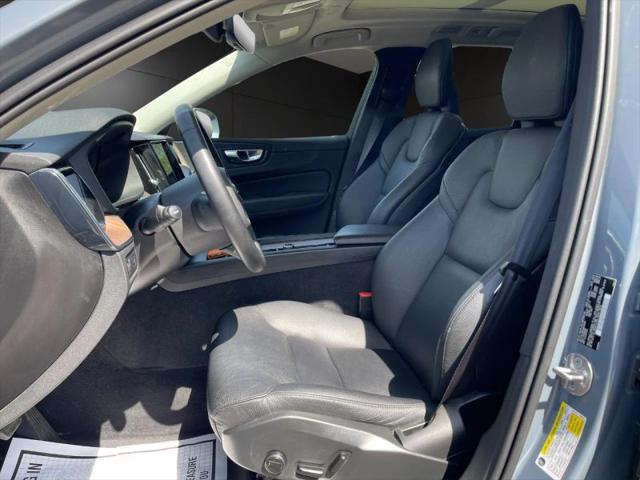 2022 Volvo XC60 B5 Momentum