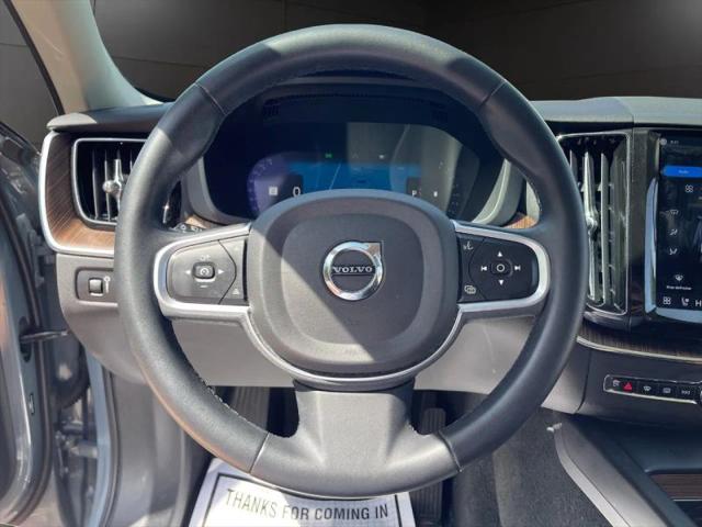 2022 Volvo XC60 B5 Momentum