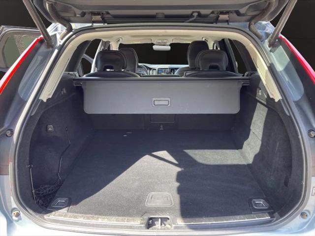 2022 Volvo XC60 B5 Momentum