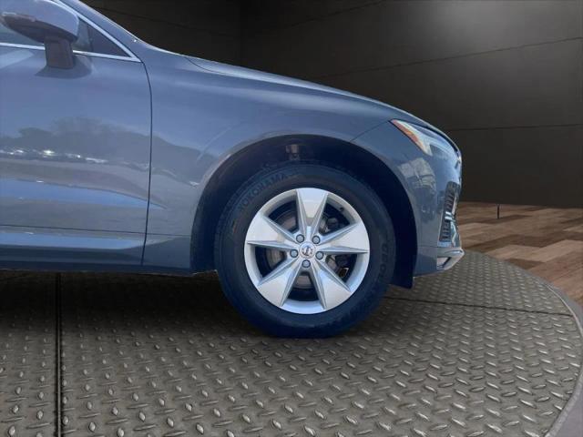 2022 Volvo XC60 B5 Momentum