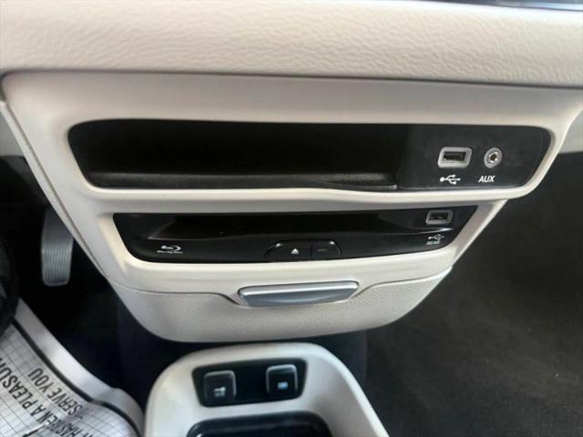 2017 Chrysler Pacifica Touring-L Plus