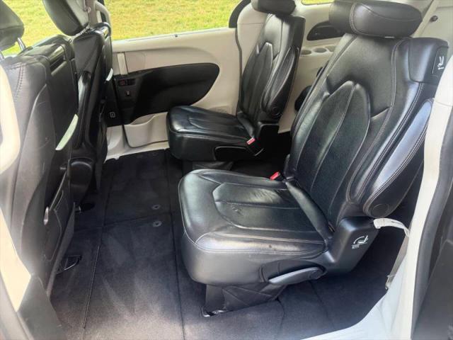 2017 Chrysler Pacifica Touring-L Plus