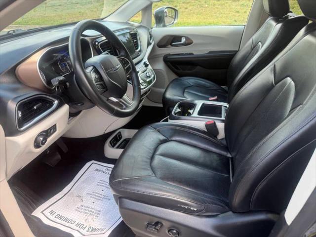 2017 Chrysler Pacifica Touring-L Plus