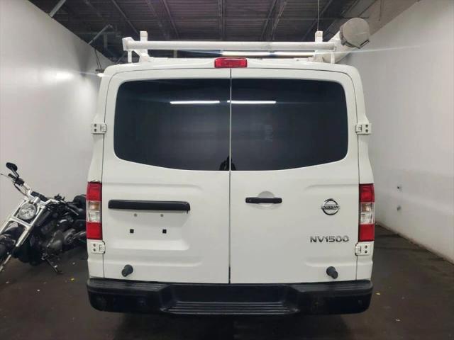 2017 Nissan 1500 SV V6