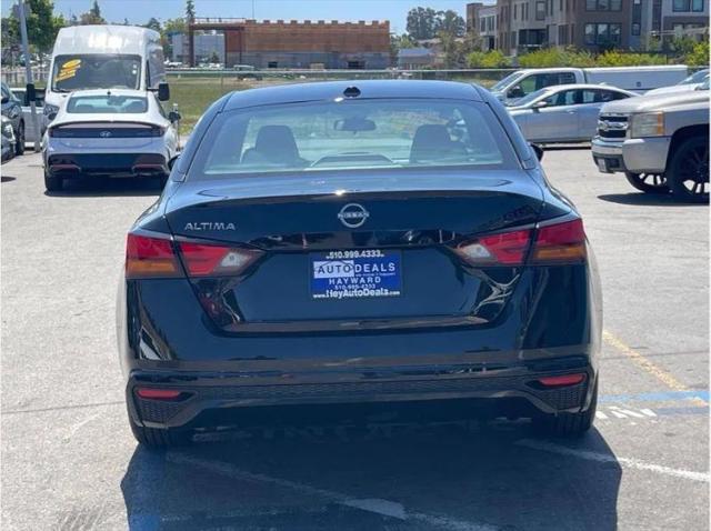 2025 Nissan Altima SV FWD