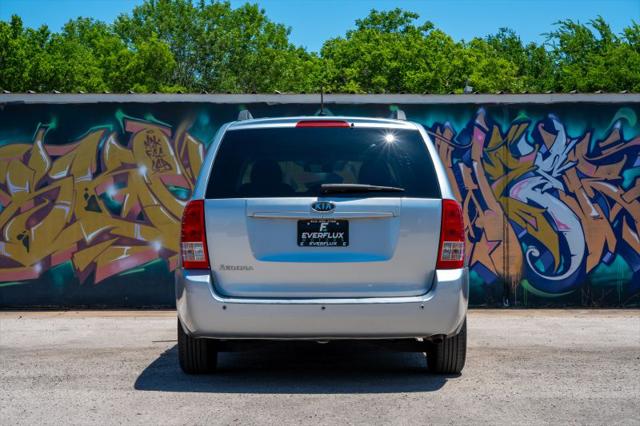 2011 Kia Sedona LX
