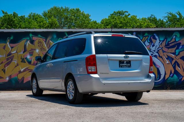 2011 Kia Sedona LX