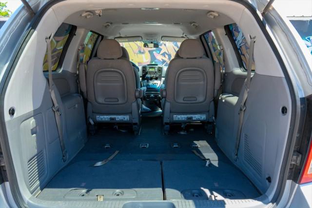 2011 Kia Sedona LX