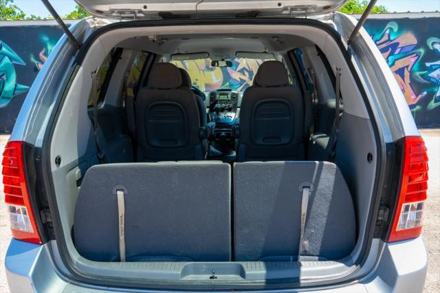 2011 Kia Sedona LX