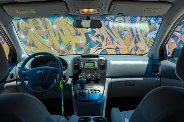 2011 Kia Sedona LX