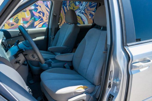 2011 Kia Sedona LX