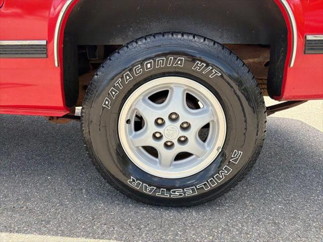 1995 Dodge Dakota Base