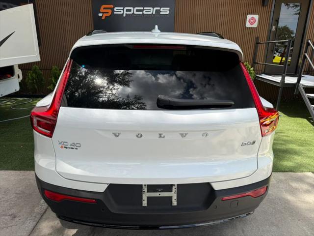 2026 Volvo XC40 Plus, B5 AWD Gas (mild hybrid), Dark