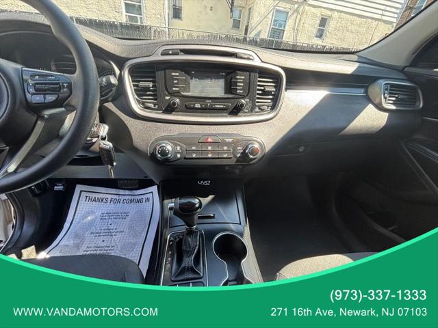 2016 Kia Sorento 3.3L LX