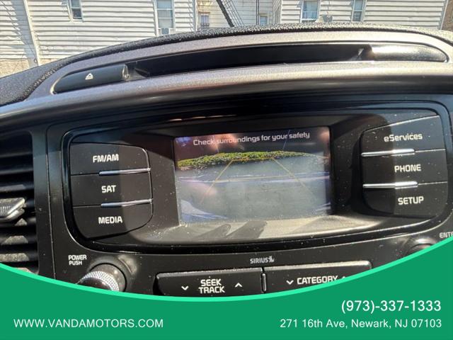 2016 Kia Sorento 3.3L LX