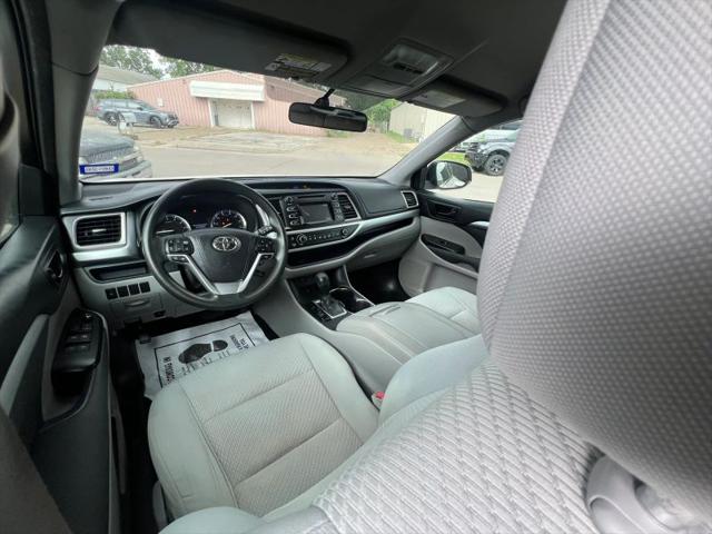 2015 Toyota Highlander LE V6