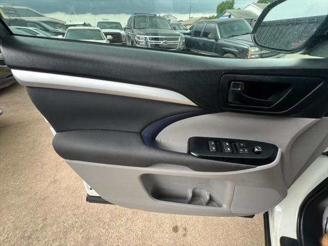 2015 Toyota Highlander LE V6