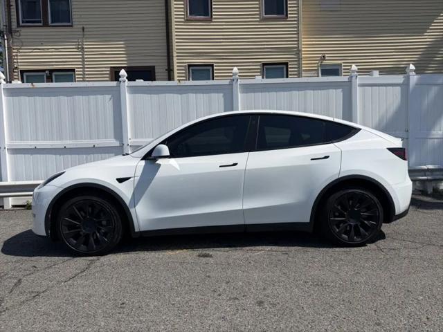 2022 Tesla Model Y Long Range Dual Motor All-Wheel Drive