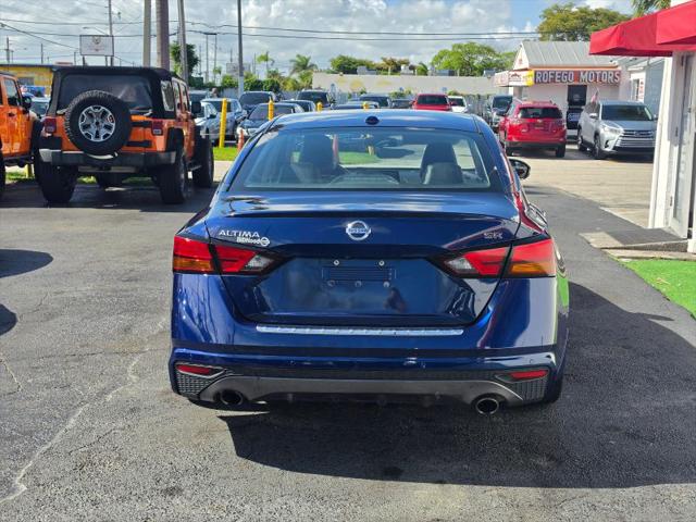 2021 Nissan Altima SR FWD