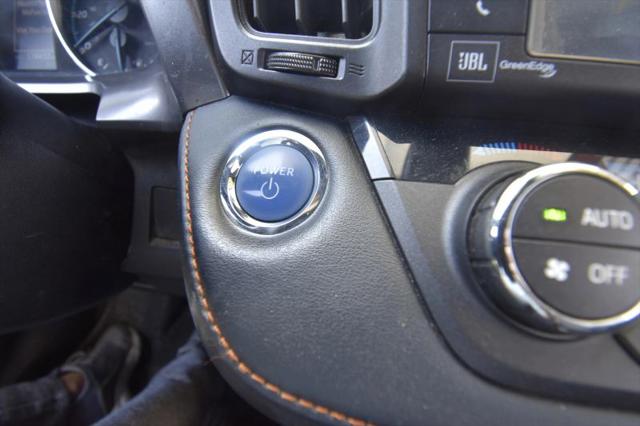 2018 Toyota RAV4 Hybrid SE