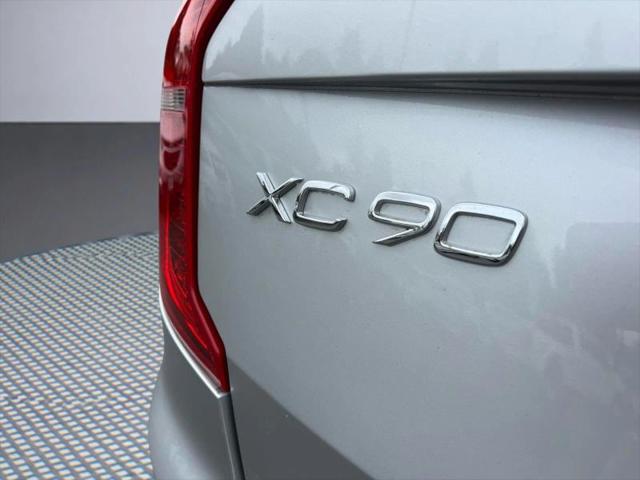 2016 Volvo XC90 T6 Momentum