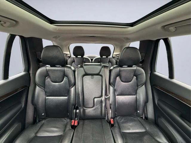 2016 Volvo XC90 T6 Momentum