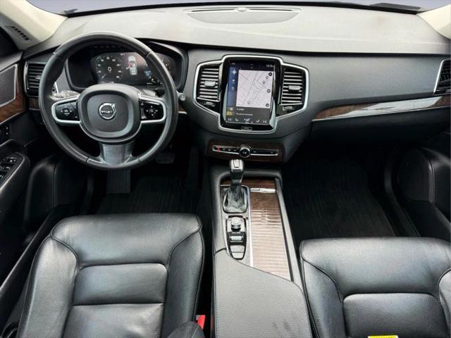 2016 Volvo XC90 T6 Momentum