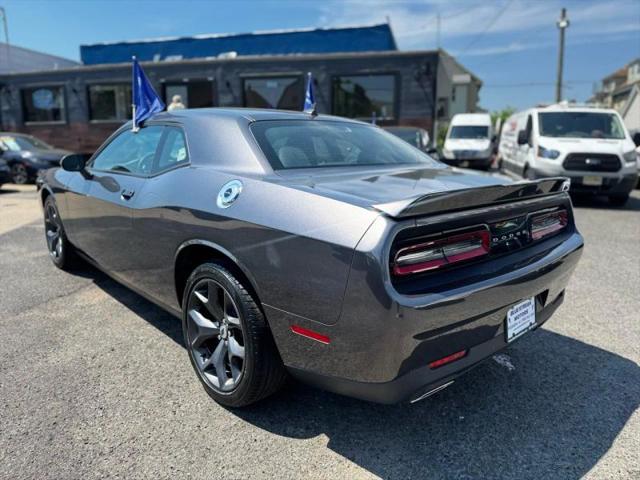 2018 Dodge Challenger SXT Plus
