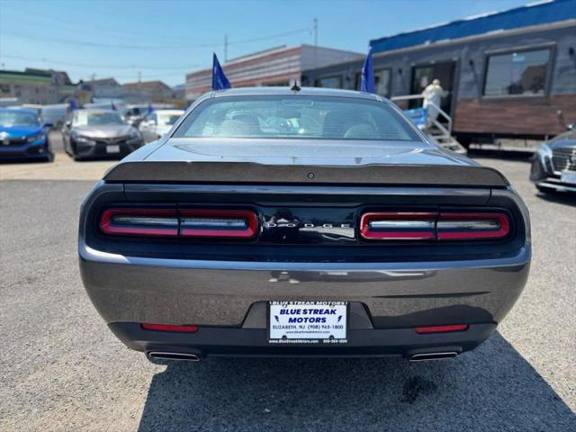 2018 Dodge Challenger SXT Plus