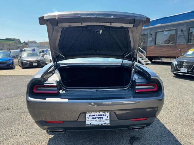 2018 Dodge Challenger SXT Plus