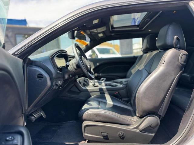 2018 Dodge Challenger SXT Plus