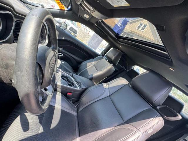 2018 Dodge Challenger SXT Plus