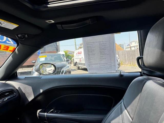 2018 Dodge Challenger SXT Plus