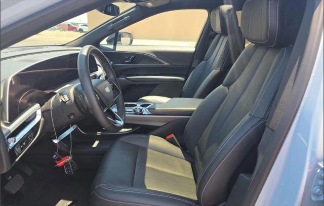 2024 Cadillac iQ Sport w/1SF
