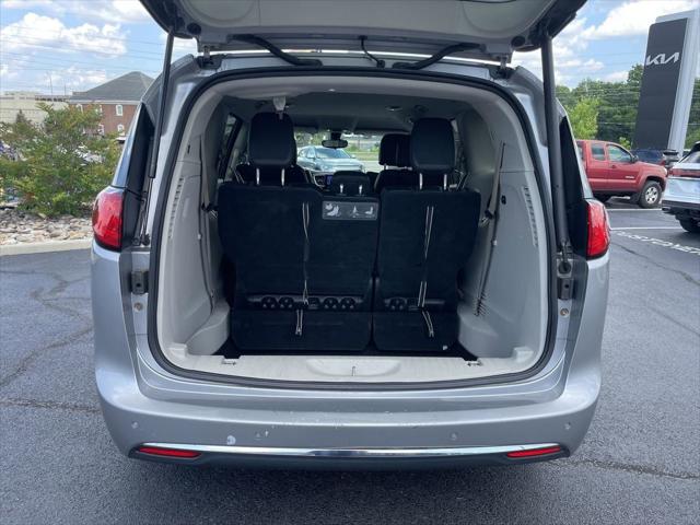 2017 Chrysler Pacifica Touring-L