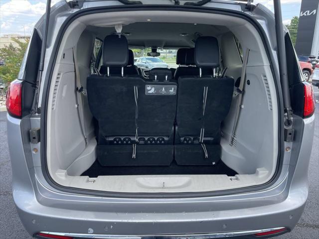 2017 Chrysler Pacifica Touring-L