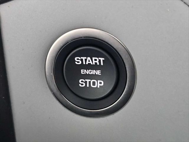 2026 Land Rover Range Rover Velar P250 Dynamic SE